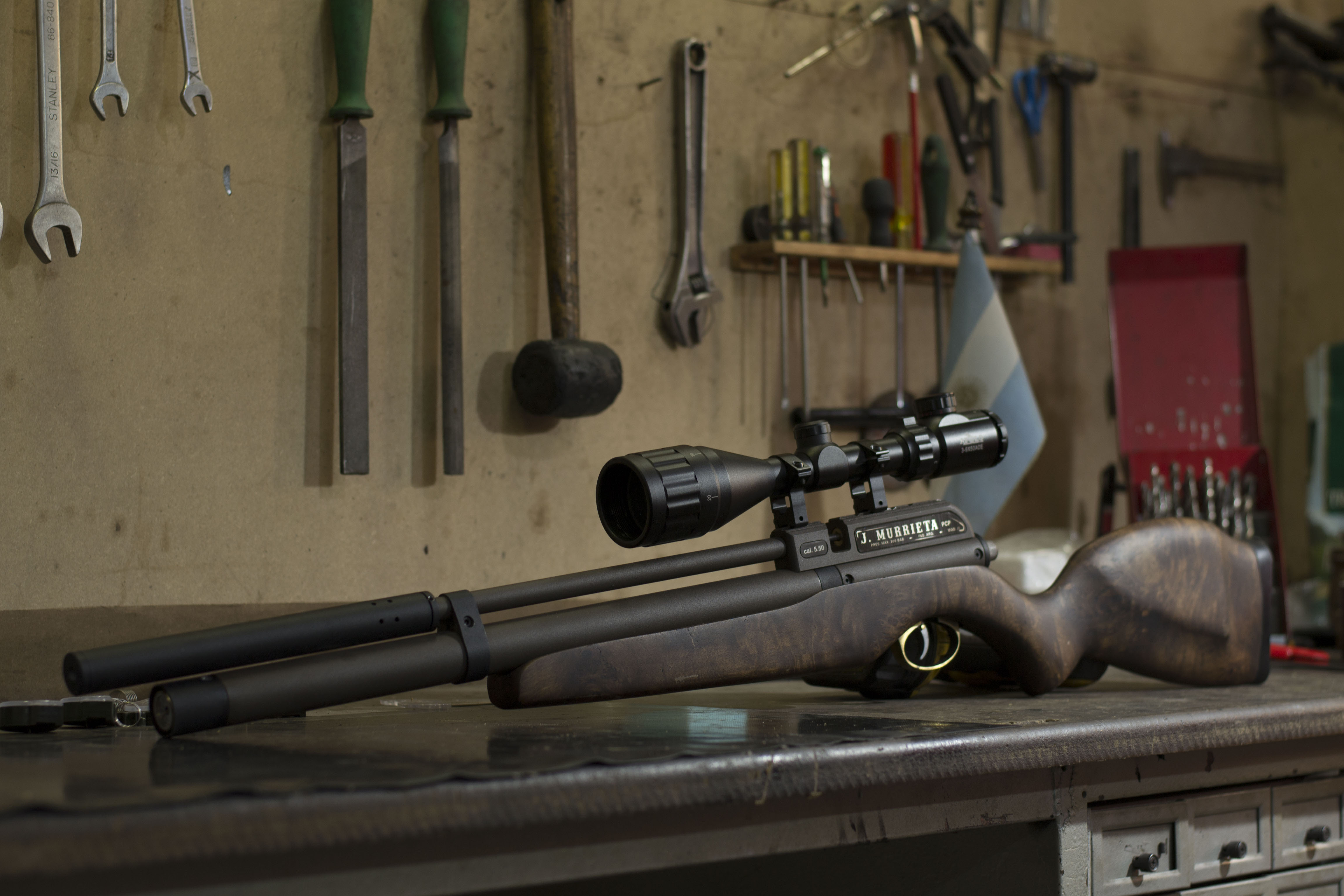 Rifle J. Murrieta en taller